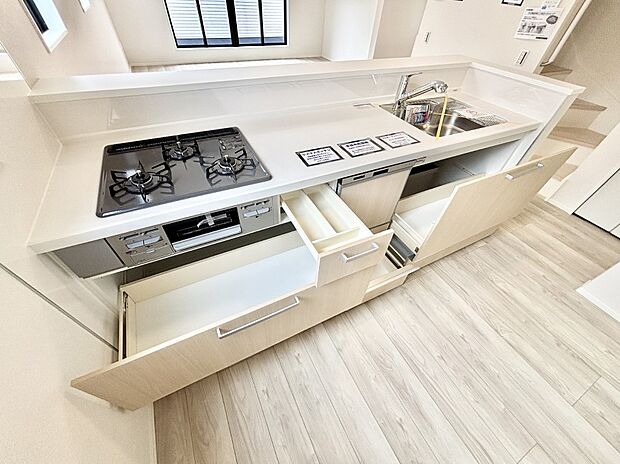 【その他設備(スライド収納)】使いやすさを優先したスライド式収納タイプ!