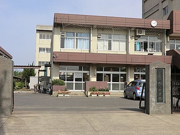 松戸市立旭町中学校（約535m・徒歩7分）