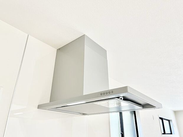 【その他設備(レンジフード)】基本的なお手入れはフィルターのみ!お手入れのしやすさも魅力です。