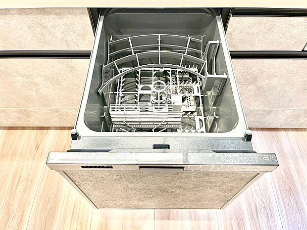 【その他設備(食洗機)】面倒なお片づけは食洗機にお任せ！家事の負担が減って、時間にも気持ちにもゆとりができます。