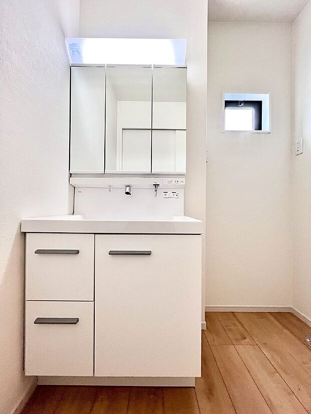 【洗面台・洗面所】収納力と機能性に優れた洗面化粧台