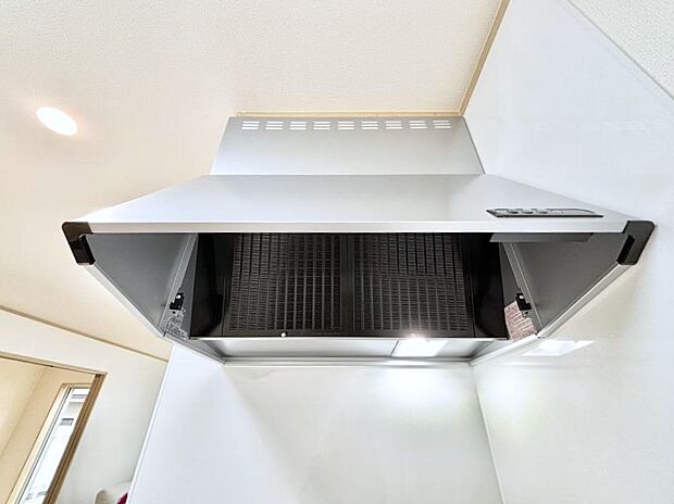 【その他設備(レンジフード)】基本的なお手入れはフィルターのみ！お手入れのしやすさも魅力です。