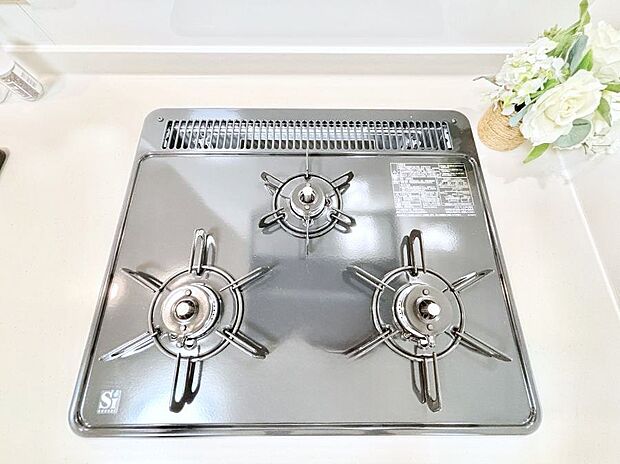 【その他設備(Ｓｉセンサーコンロ)】ガスコンロはＳｉセンサー搭載。火力調節や焦げ付き・消し忘れも防いでくれます。