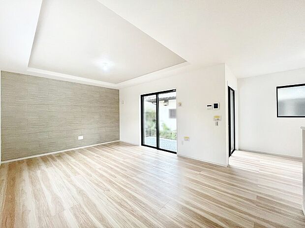 【ダイニング】家族の笑顔が自然と生まれてくる、そんな雰囲気のダイニングに仕上がっています