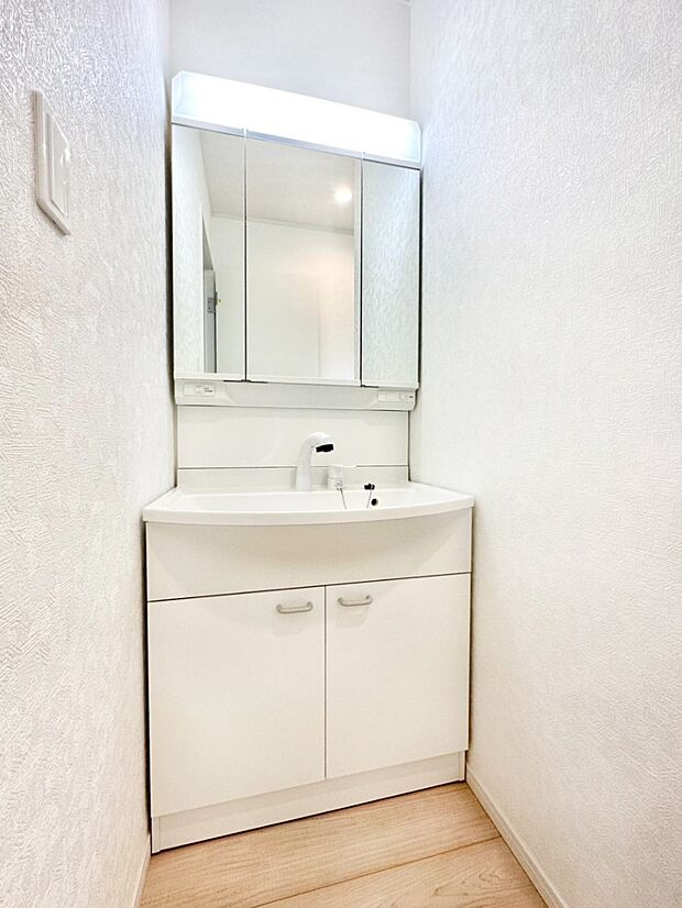 【洗面台・洗面所】収納力と機能性に優れた洗面化粧台  