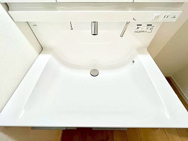 【その他設備(ハンドシャワー水栓)】ハンドシャワー付き!使いやすい洗面台。
