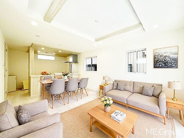 【リビング】落ち着いた雰囲気のLDKは家族みんなの快適空間※家具はCGです