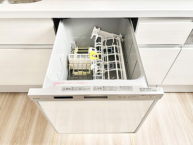 【その他設備(食洗機)】面倒なお片づけは食洗機にお任せ！家事の負担が減って、時間にも気持ちにもゆとりができます。