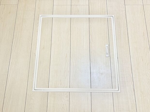 【その他設備(床下収納)】床下収納付き！日用品・非常用品の収納にも大活躍。