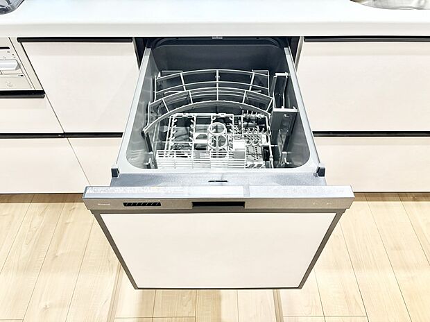 【その他設備(食洗機)】面倒なお片づけは食洗機にお任せ！家事の負担が減って、時間にも気持ちにもゆとりができます。