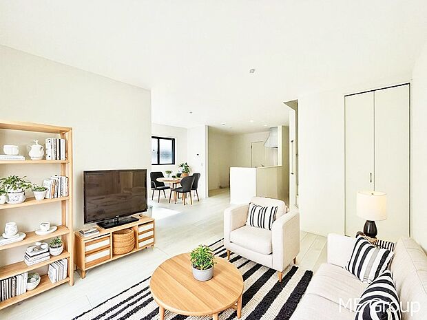 【リビング】落ち着いた雰囲気のＬＤＫは家族みんなの快適空間※家具はCGです