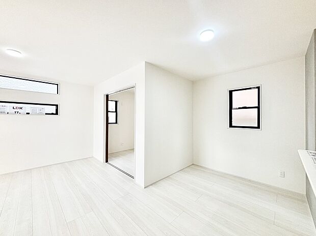 【リビングダイニング】落ち着いた雰囲気のＬＤＫは家族みんなの快適空間