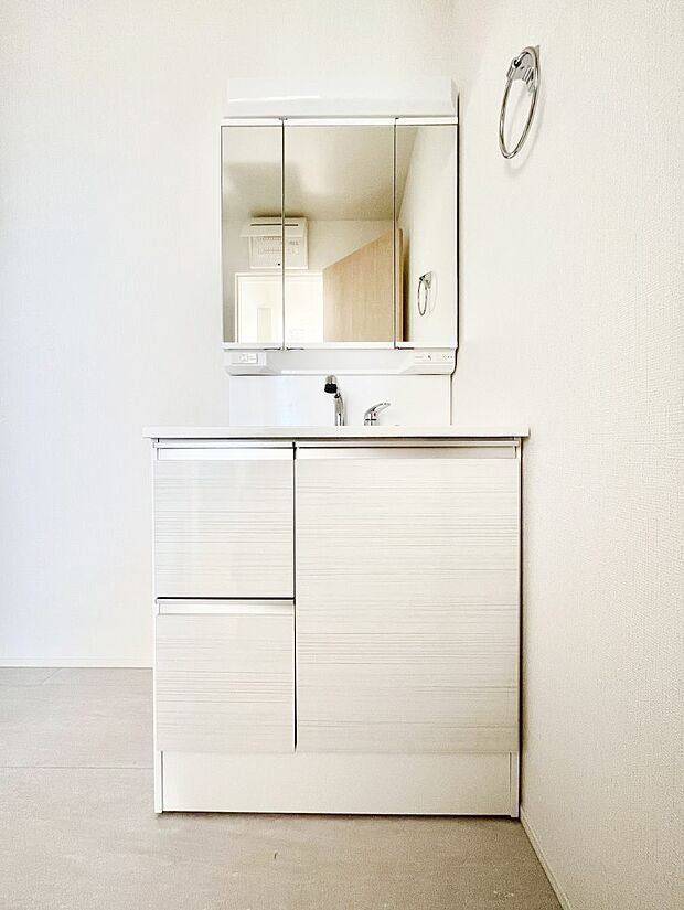 【洗面台・洗面所】収納力と機能性に優れた洗面化粧台