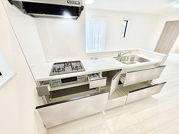 【その他設備(スライド収納)】使いやすさを優先したスライド式収納タイプ！