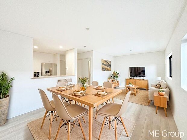 【リビング】ご家族の賑やかな話し声で包まれる明るいリビング  ※家具はCGです