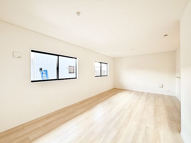 【ダイニング】家族の笑顔が自然と生まれてくる、そんな雰囲気のダイニングに仕上がっています 