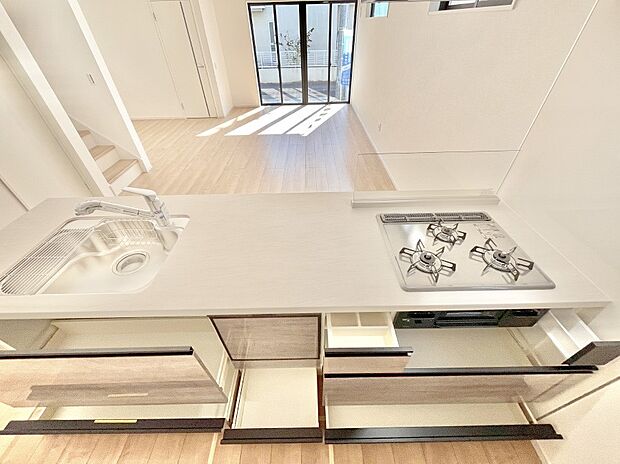 【その他設備(スライド収納)】使いやすさを優先したスライド式収納タイプ!