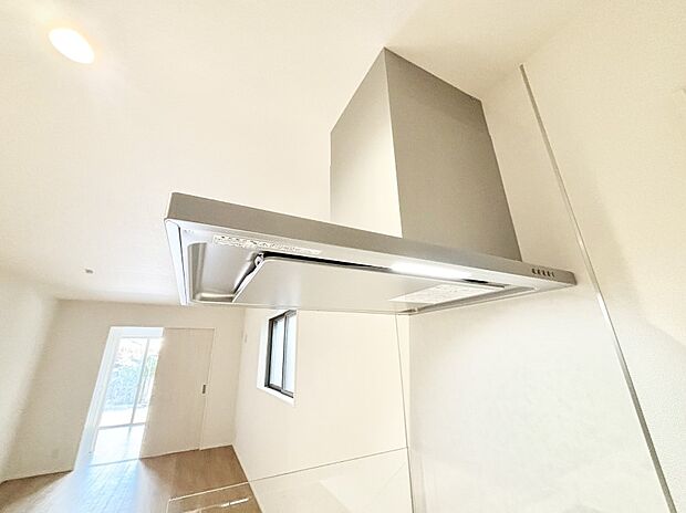 【その他設備(レンジフード)】基本的なお手入れはフィルターのみ!お手入れのしやすさも魅力です。