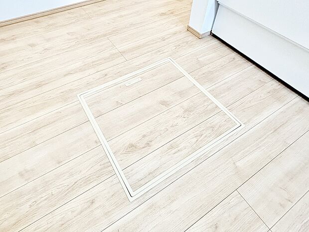 【その他設備(床下収納)】床下収納付き！日用品・非常用品の収納にも大活躍。