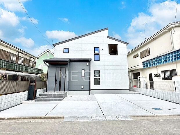 【現地外観写真】洗練された外観、上質な住空間が広がる室内は永く安心して過ごせる住居です。