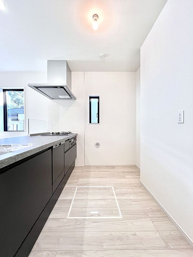 【キッチン】ゆとりあるキッチンではご家族と楽しくお料理ができます。