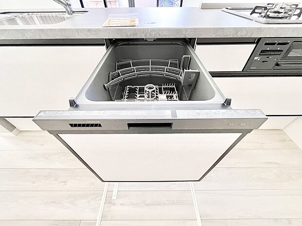 【その他設備(食洗機)】面倒なお片づけは食洗機にお任せ！家事の負担が減って、時間にも気持ちにもゆとりができます。