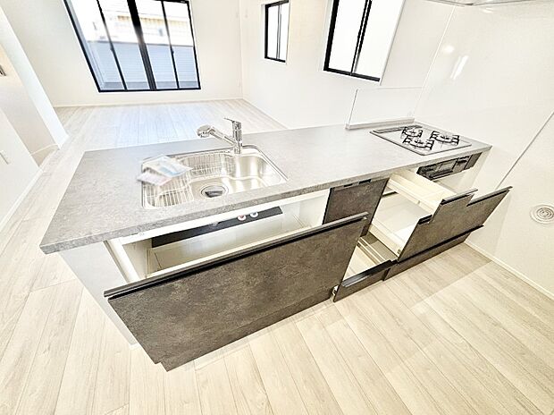 【その他設備(スライド収納)】使いやすさを優先したスライド式収納タイプ!