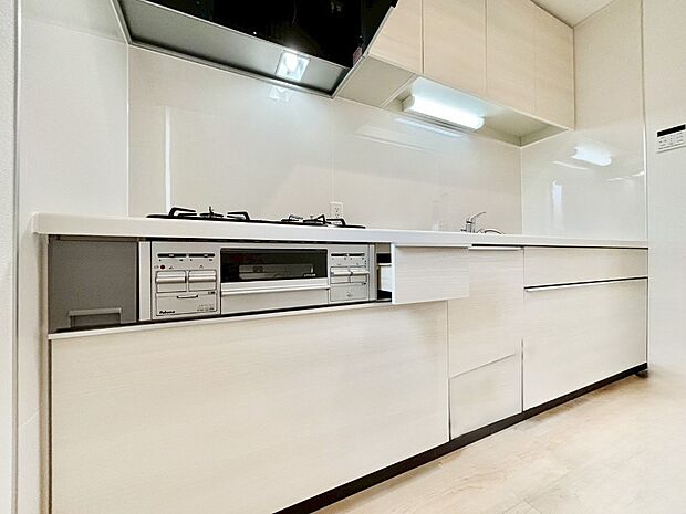 【キッチン】毎日使うキッチンだから、使いやすさ＆お手入れのしやすさにこだわりました。 