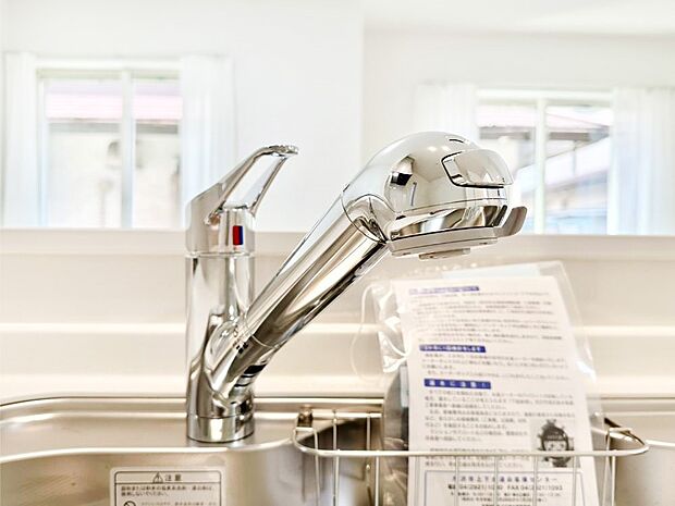 【その他設備(浄水器)】いつでも清潔なおいしいお水を。一つの水栓で水道水と浄水を使い分け。