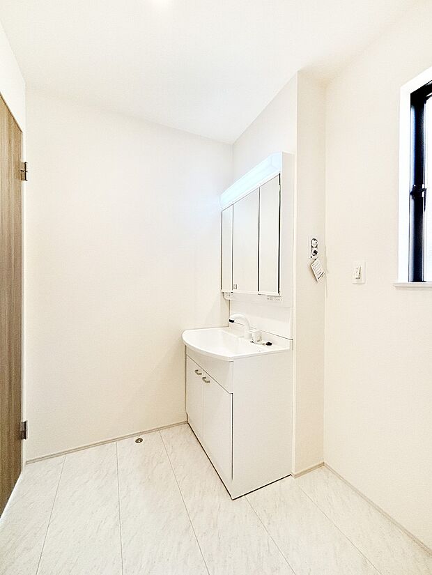 【洗面台・洗面所】収納力と機能性に優れた洗面化粧台