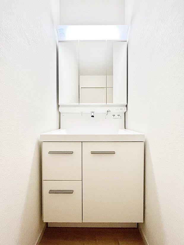 【洗面台・洗面所】収納力と機能性に優れた洗面化粧台