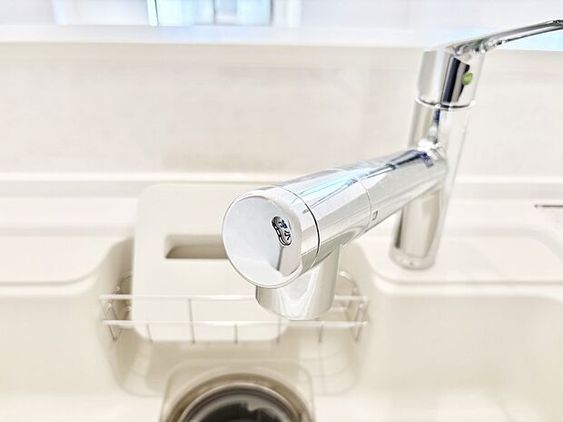 【その他設備(蛇口一体型浄水器)】いつでも清潔なおいしいお水を。一つの水栓で水道水と浄水を使い分け。