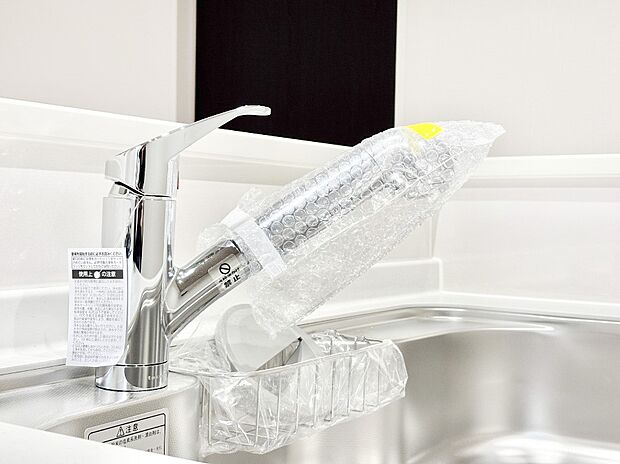 【その他設備(浄水器)】いつでも清潔なおいしいお水を。一つの水栓で水道水と浄水を使い分け。