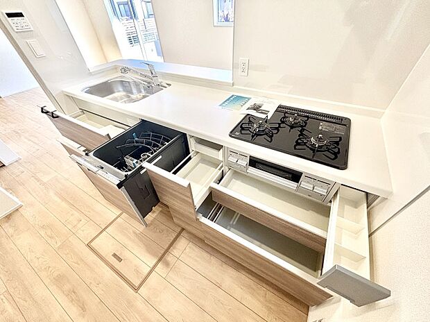 【その他設備(スライド収納)】使いやすさを優先したスライド式収納タイプ!