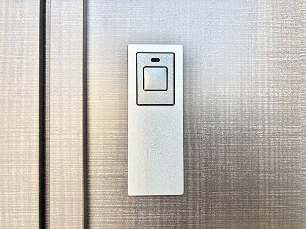 【玄関】ラクラク開錠！スマートコントロールキー。