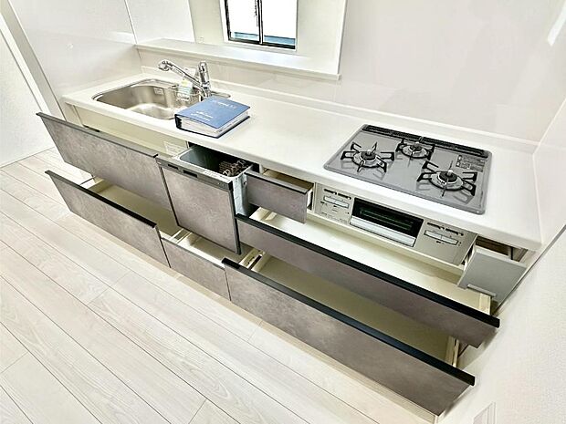 【その他設備(スライド収納)】使いやすさを優先したスライド式収納タイプ!