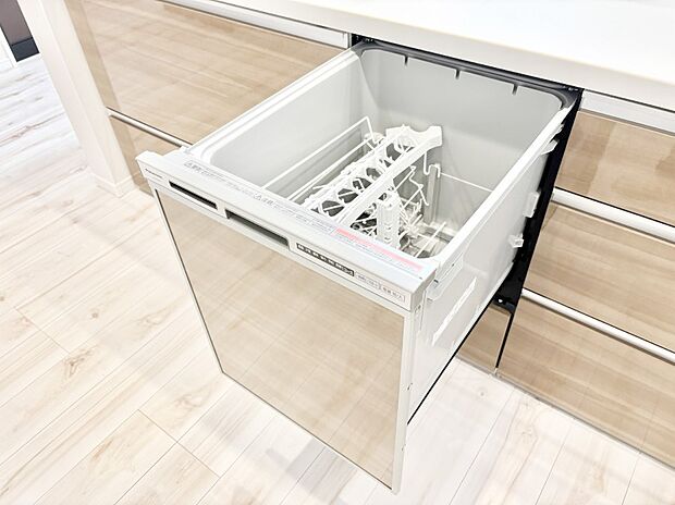 【その他設備(食洗機)】面倒なお片づけは食洗機にお任せ！家事の負担が減って、時間にも気持ちにもゆとりができます。