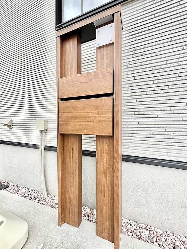 【その他現地】表札・インターホン・ポストをひとつに集約