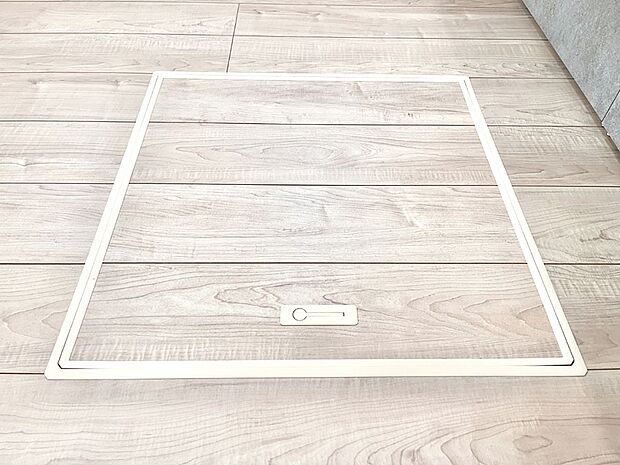 【その他設備(床下収納)】床下収納付き！日用品・非常用品の収納にも大活躍。