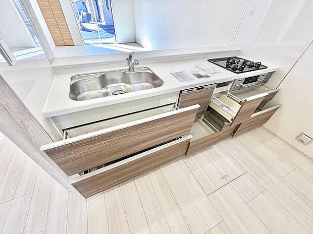 【その他設備(スライド収納)】使いやすさを優先したスライド式収納タイプ!