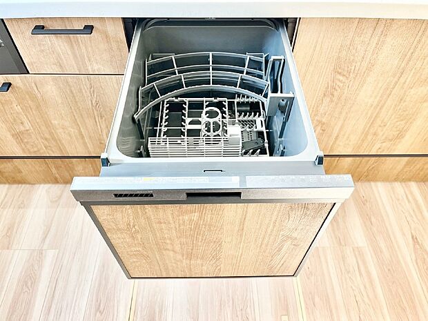 【その他設備(食洗機)】面倒なお片づけは食洗機にお任せ！家事の負担が減って、時間にも気持ちにもゆとりができます。