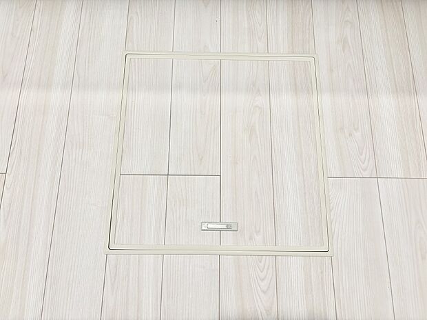 【その他設備(床下収納)】床下収納付き!日用品・非常用品の収納にも大活躍。