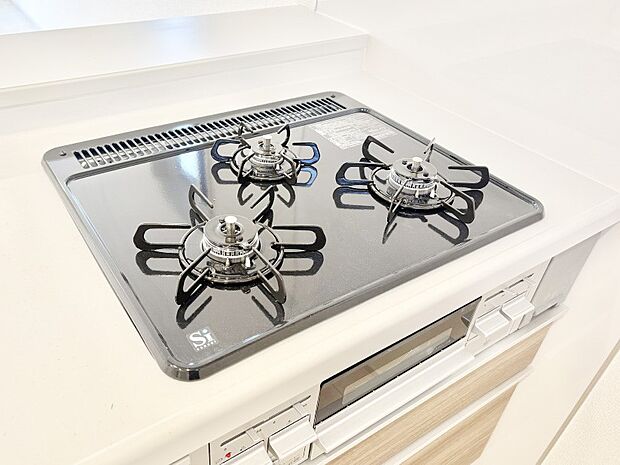 【その他設備(Ｓｉセンサーコンロ)】ガスコンロはＳｉセンサー搭載。火力調節や焦げ付き・消し忘れも防いでくれます。