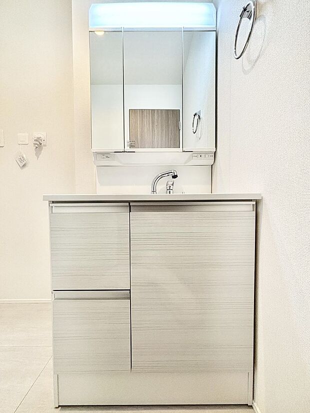 【洗面台・洗面所】収納力と機能性に優れた洗面化粧台