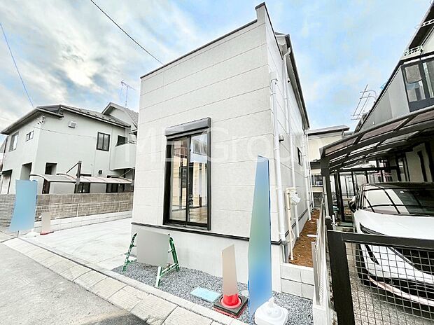 【現地外観写真】たっぷりの陽光と心地よい風が舞い込む住まい