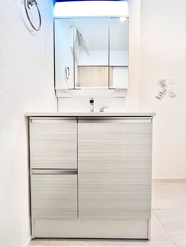 【洗面台・洗面所】収納力と機能性に優れた洗面化粧台