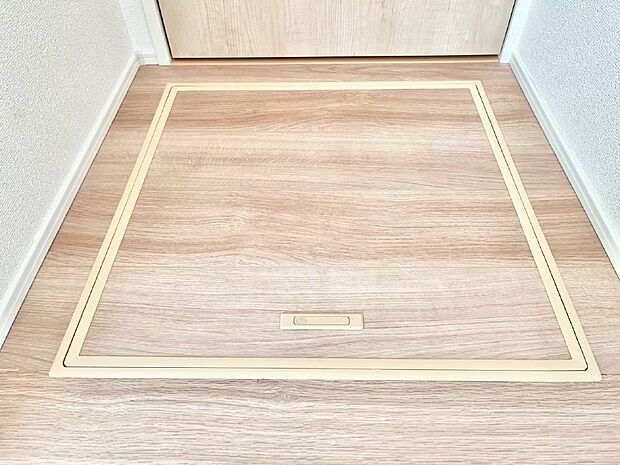 【その他設備(床下収納)】床下収納付き！日用品・非常用品の収納にも大活躍。