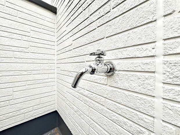 【その他設備(バルコニー水栓)】バルコニー水栓があればお掃除も楽々です。