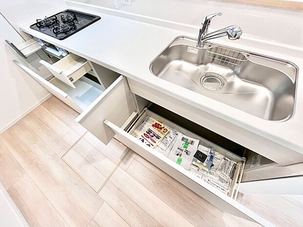 【その他設備(スライド収納)】使いやすさを優先したスライド式収納タイプ！