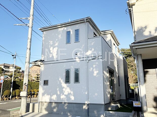 【現地外観写真】溢れる陽光でご家族の笑顔も輝く